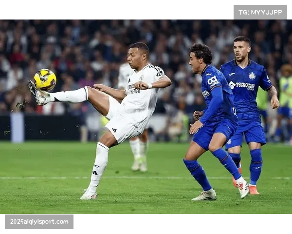 西甲第32轮前瞻：贝蒂斯vs皇马、赫塔菲vs巴萨焦点战即将上演